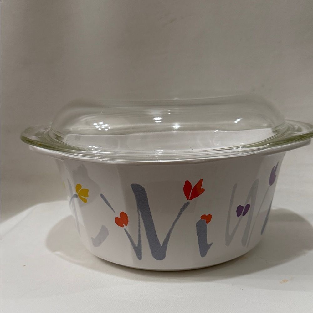 Studio Nova White Casserole Dish  Vibrant Floral Accents Clear Glass Lid Japan